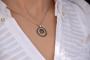 Natural black and white diamond circle necklace gold